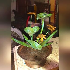 Lily pad fountain